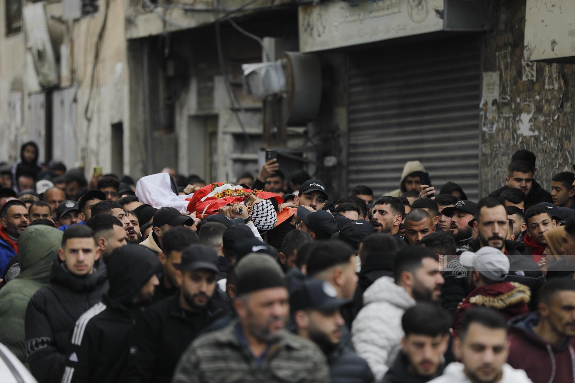 جانب من تشييع جثمان الشهيد مصطفى حمد في مخيم قلنديا (تصوير - حمزة شلش/وفا)